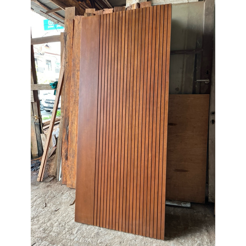 Daun pintu Kamper plus Finishing Plitur