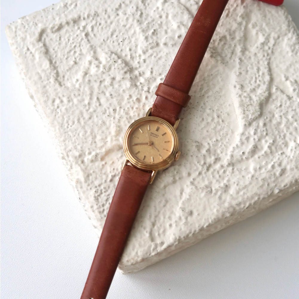 Jam Tangan Wanita Vintage Watch Seiko Gold Mini Round Dial with Brown Strap Original Autentik Prelov
