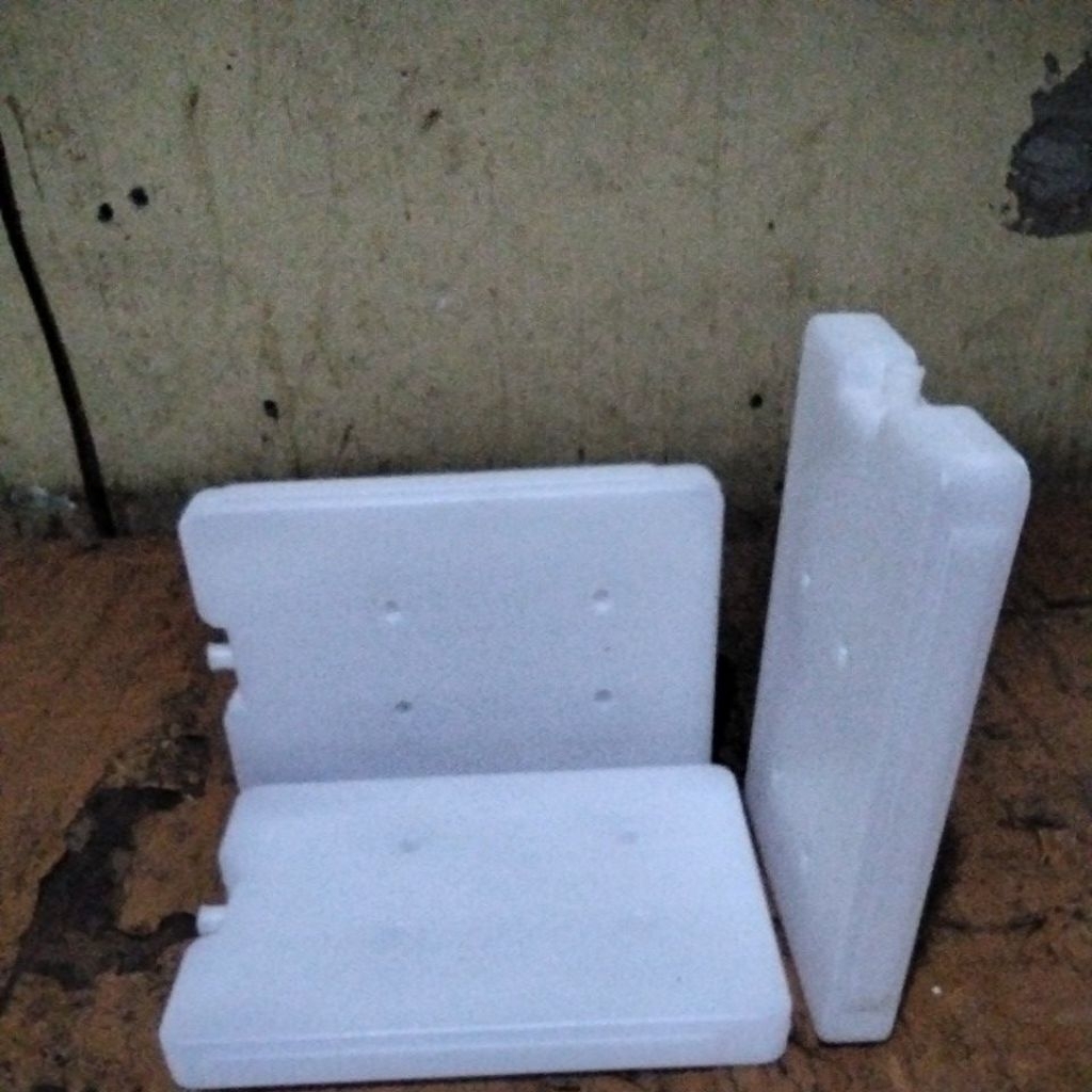 wadah/botol ICE PACK kosong ukuran sedang (22/15/3)tebal tidak mudah pecah