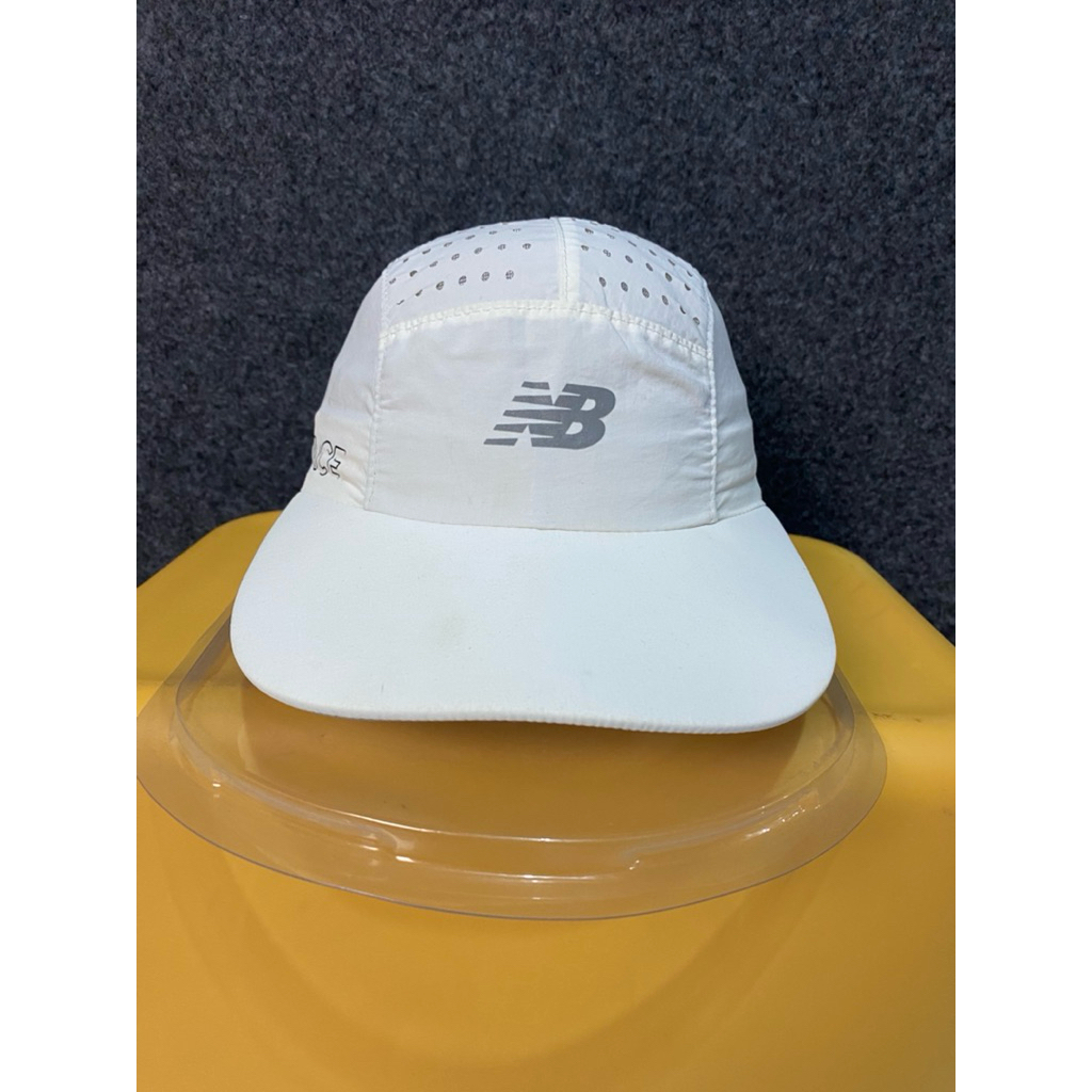 topi 5 panel running new balance
