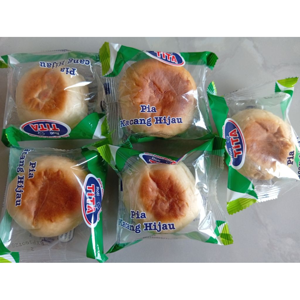 Produk lokal kediri roti pia kacang hijau