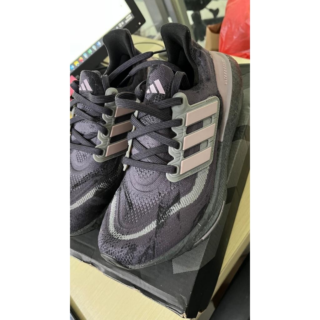ADIDAS ULTRABOOST LIGHT WOMEN