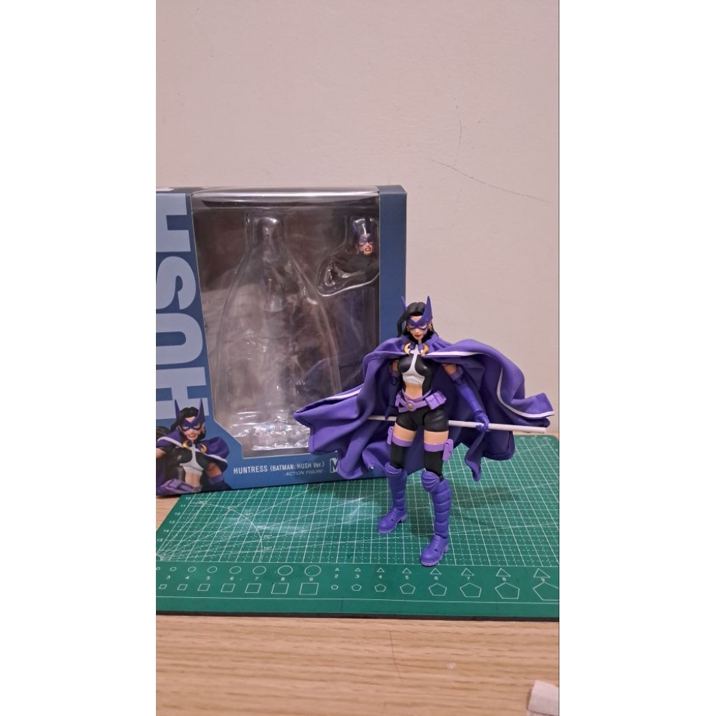 Mafex Hush Huntress