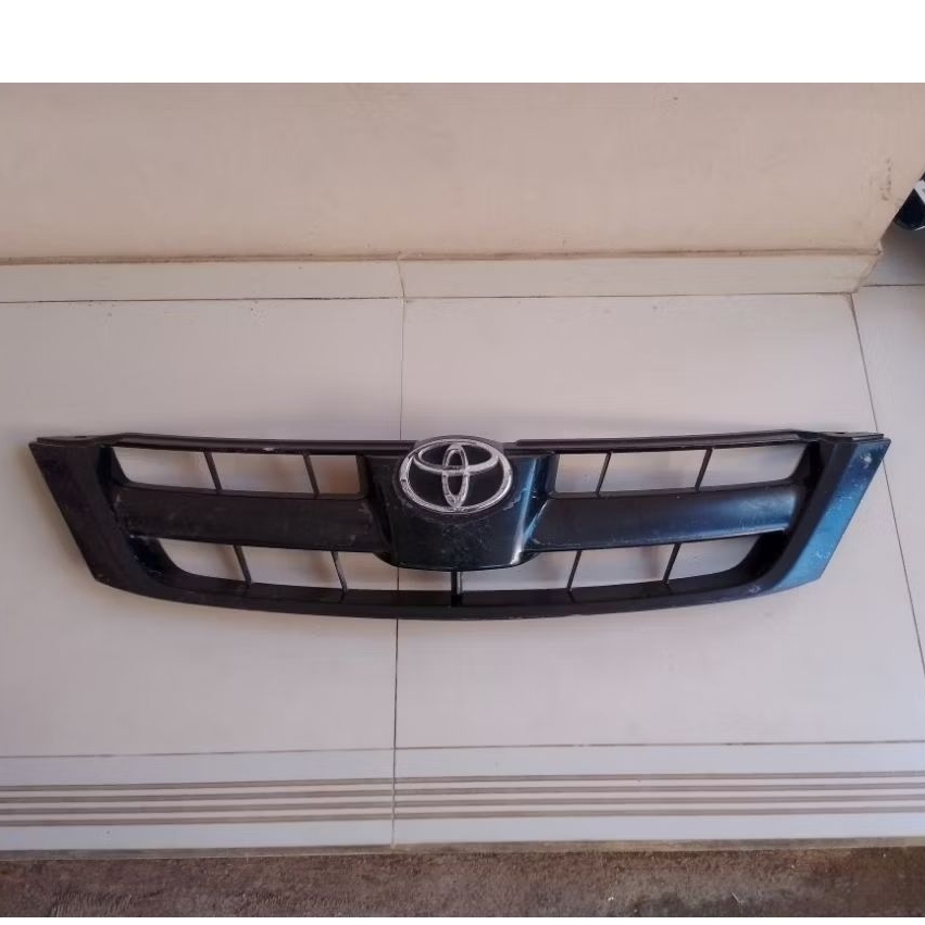 Gril Depan front grille Toyota Kijang Innova 2004-2007