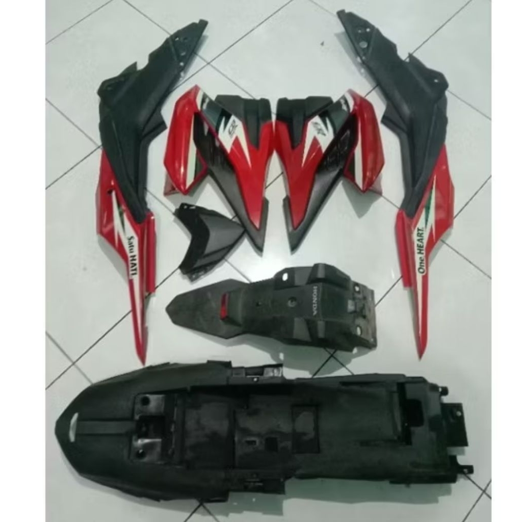 body belakang set dan sayap 2nd ori new cb150r v3 led k56
