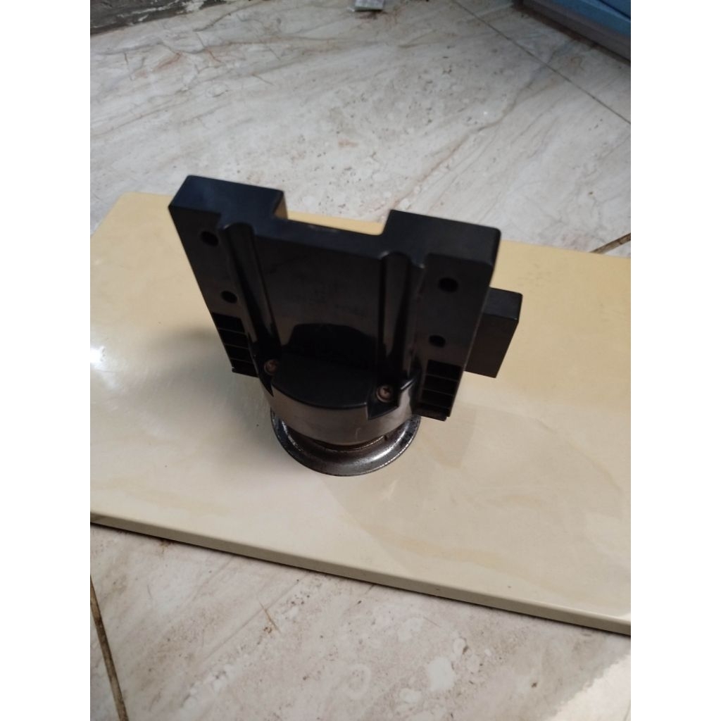 Kaki Stand Bracket Dudukan TV Polytron 32 inch  PLM32T15W