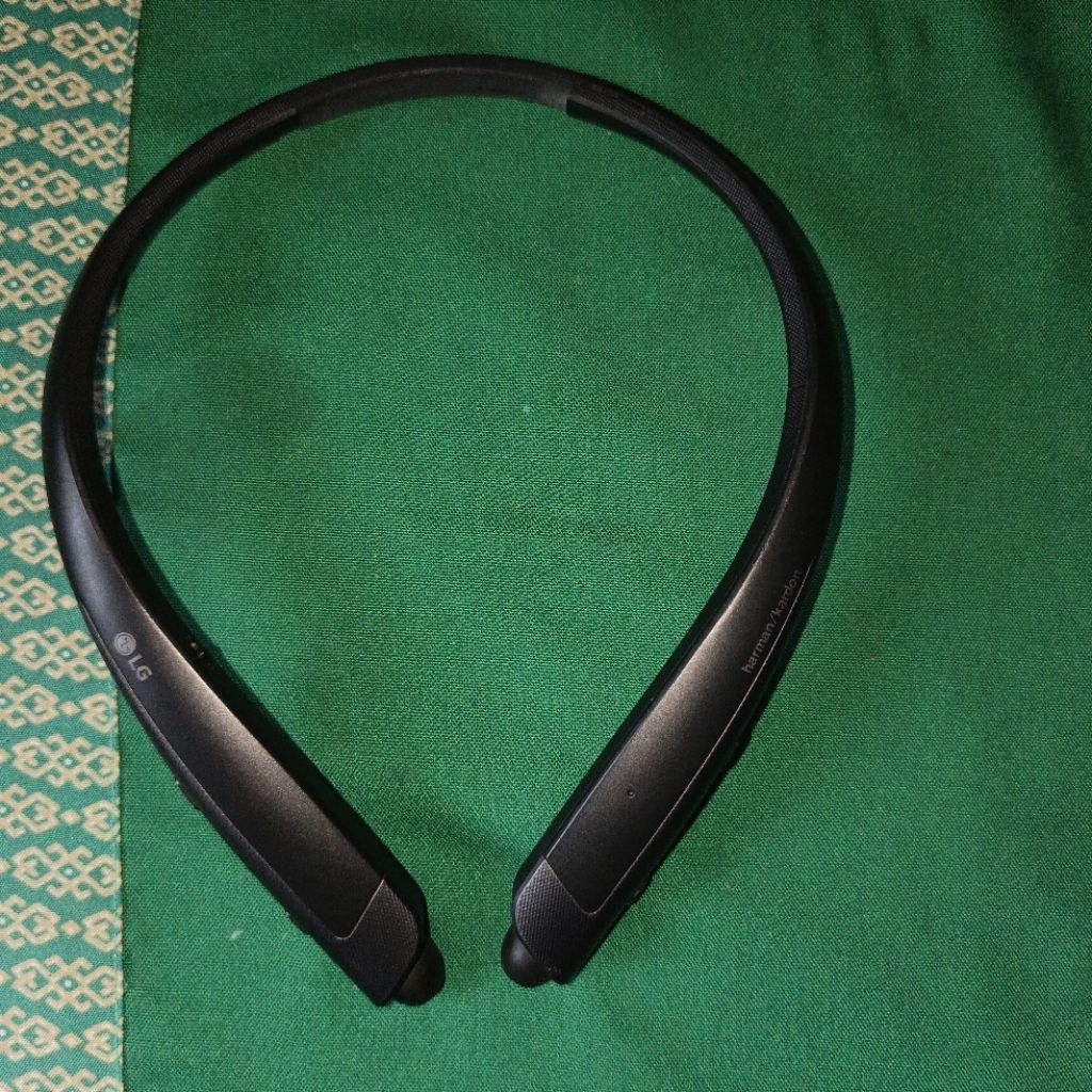 LG STEREO HEADSET model : HBS-930