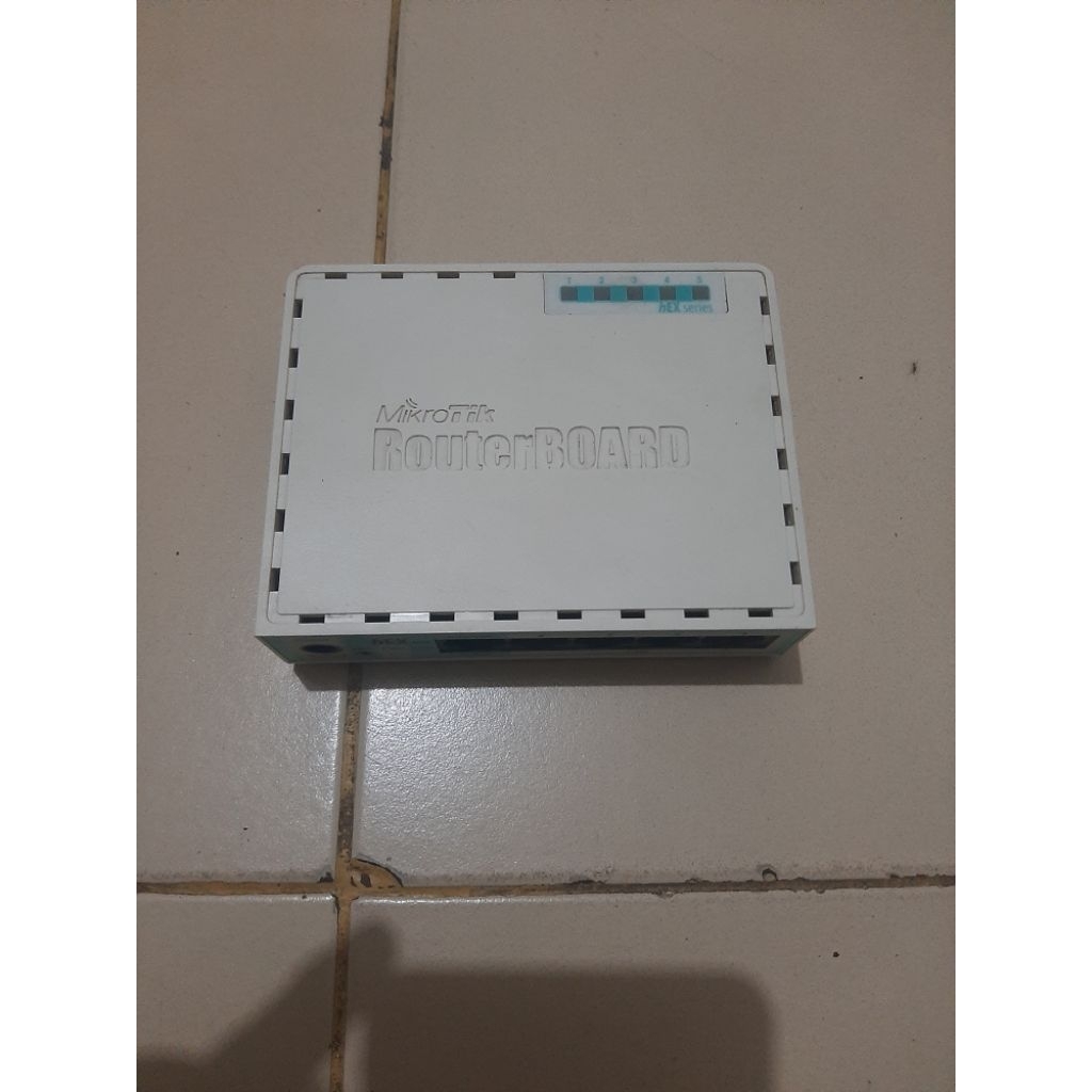 Mikrotik RB750r2