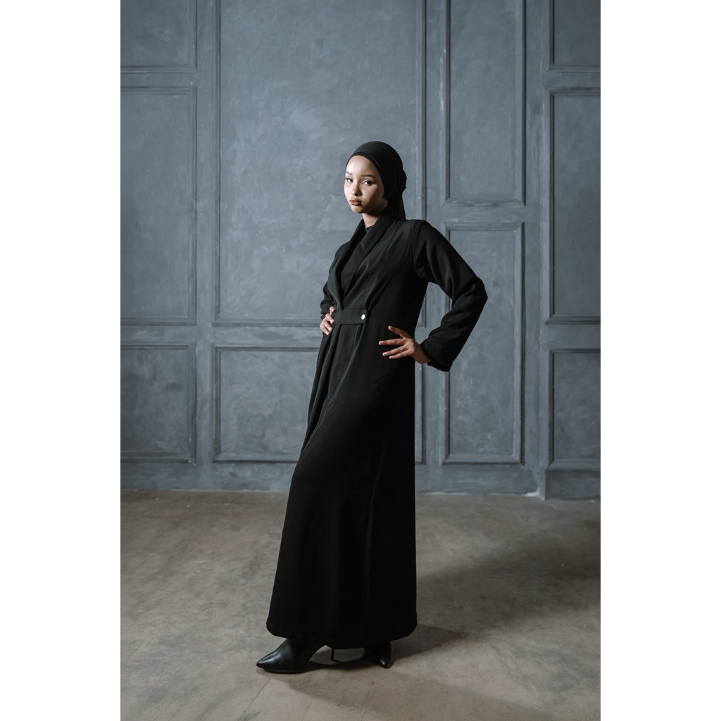 Adyan Long Vest in Black