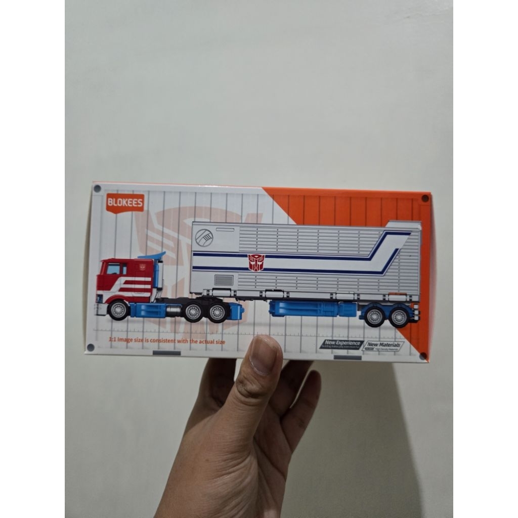 CT01 Blokees Wheels Optimus Trailer