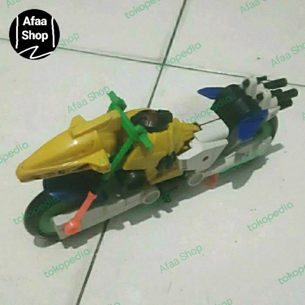 Mainan preloved robot besar deformation transformers motor kamen rider
