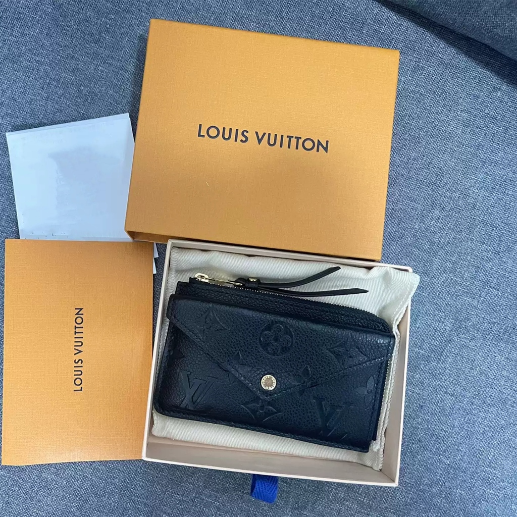 Dompet kartu Louis Vuitton RECTO VERSO bekas dari Prancis, model M69421, berbahan kulit sapi berteks
