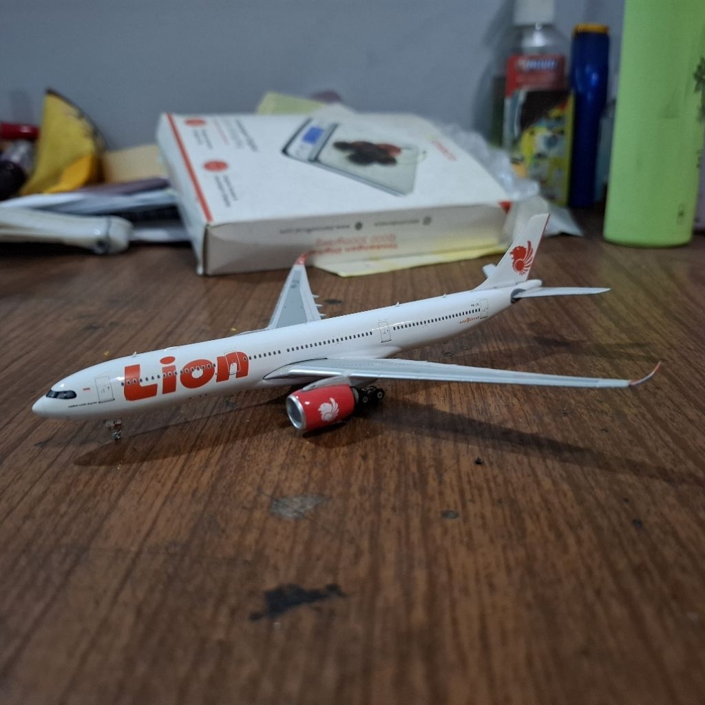 diecast pesawat Phoenix Models Lion Air Airbus A330-900 NEO 1:400