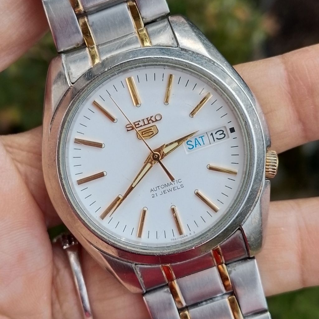 Seiko 5 Automatic SNKL47K1 Cal 7s26-01V0 White Dial Two Tone Gold Silver