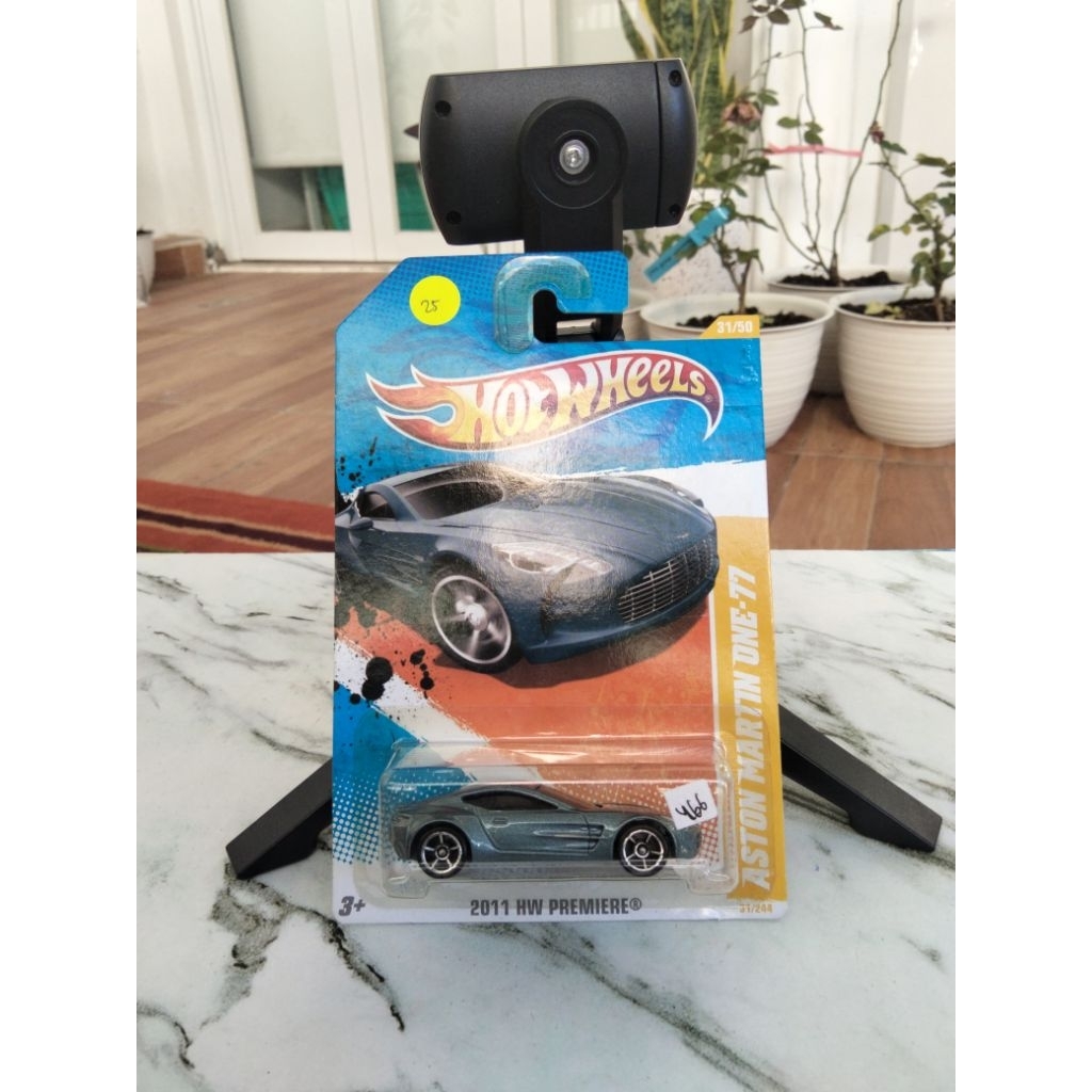 Hot Wheels 2011 HW Premiere Aston Martin One-77