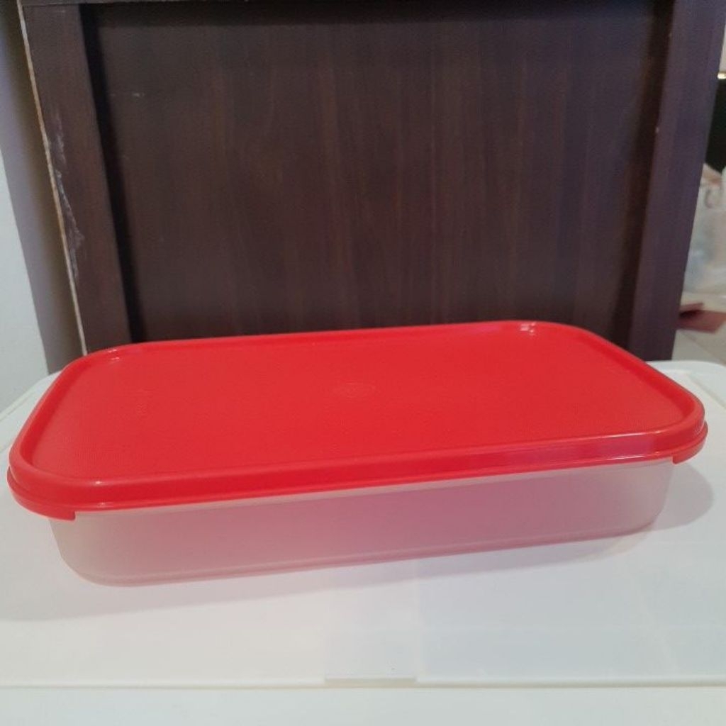 Mm Rectangular 2L Merah TUPPERWARE