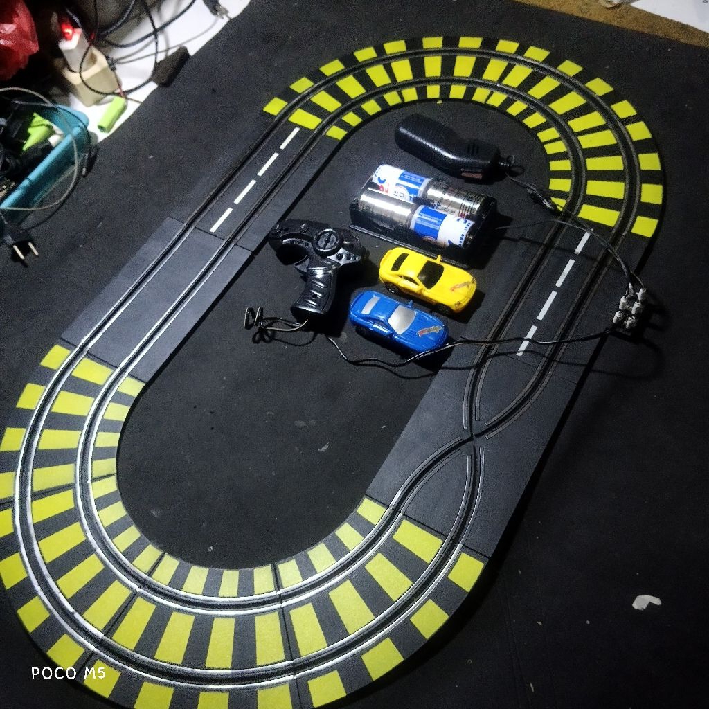 RC MINI DRIFT RACING MAINAN RC JADUL JALUR BESI DENGAN REMOT KABEL BARANG BARU STOCK LAMA