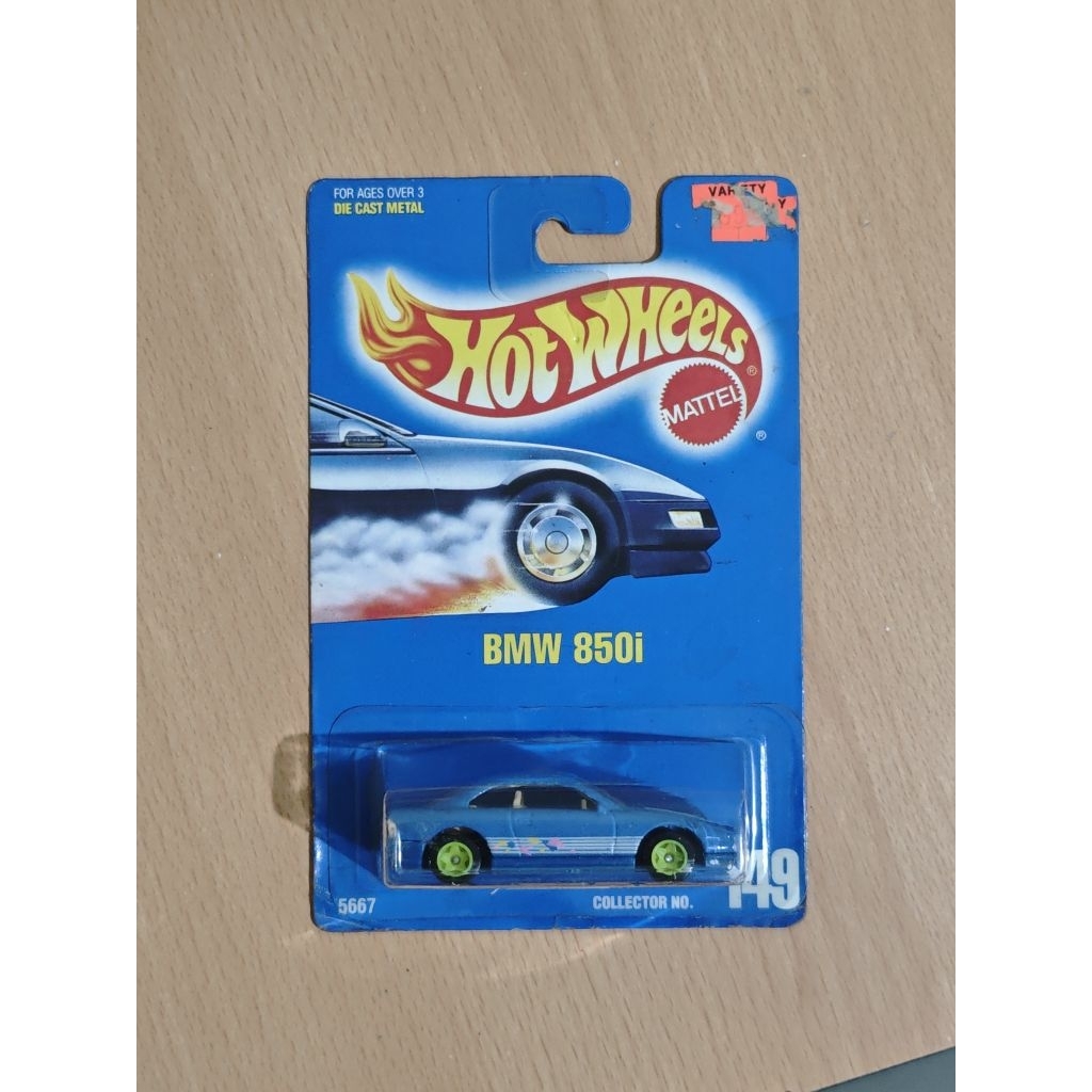 Hotwheels bluecard bmw 850i Blue