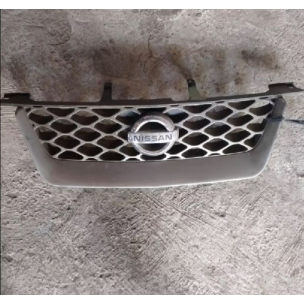 grill Nissan Xtrail tahun 2005