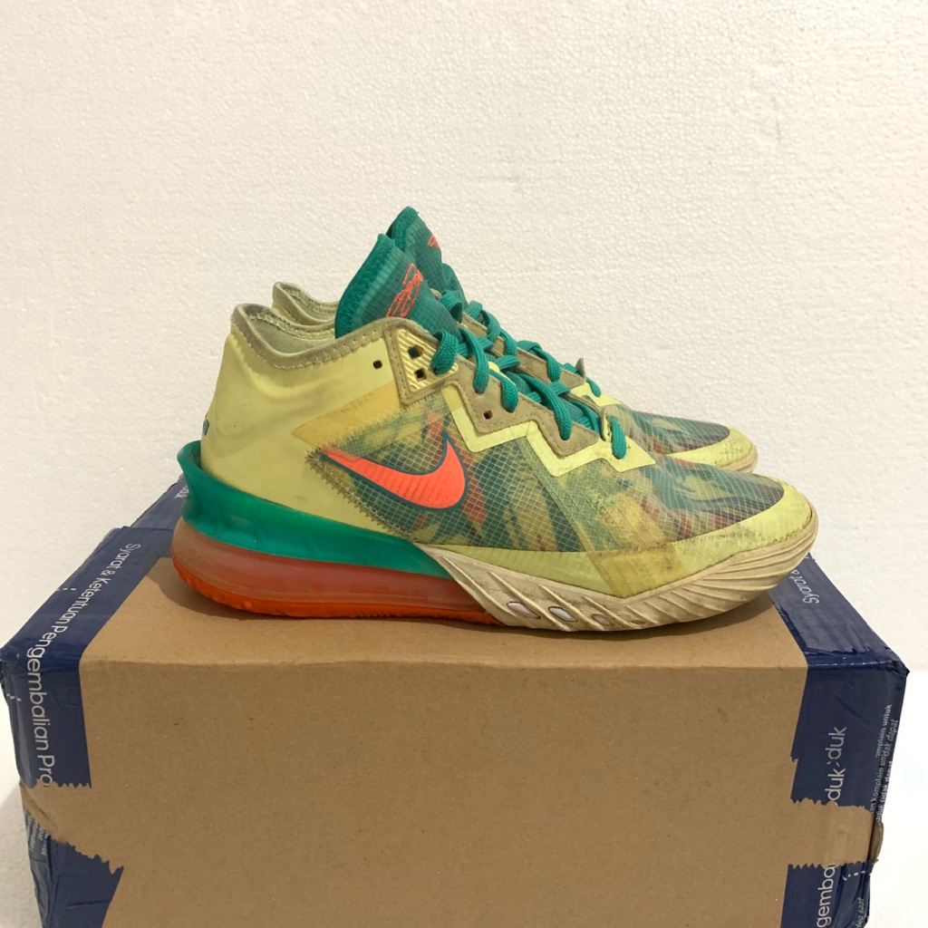 Sepatu Basket Lebron 18 Low