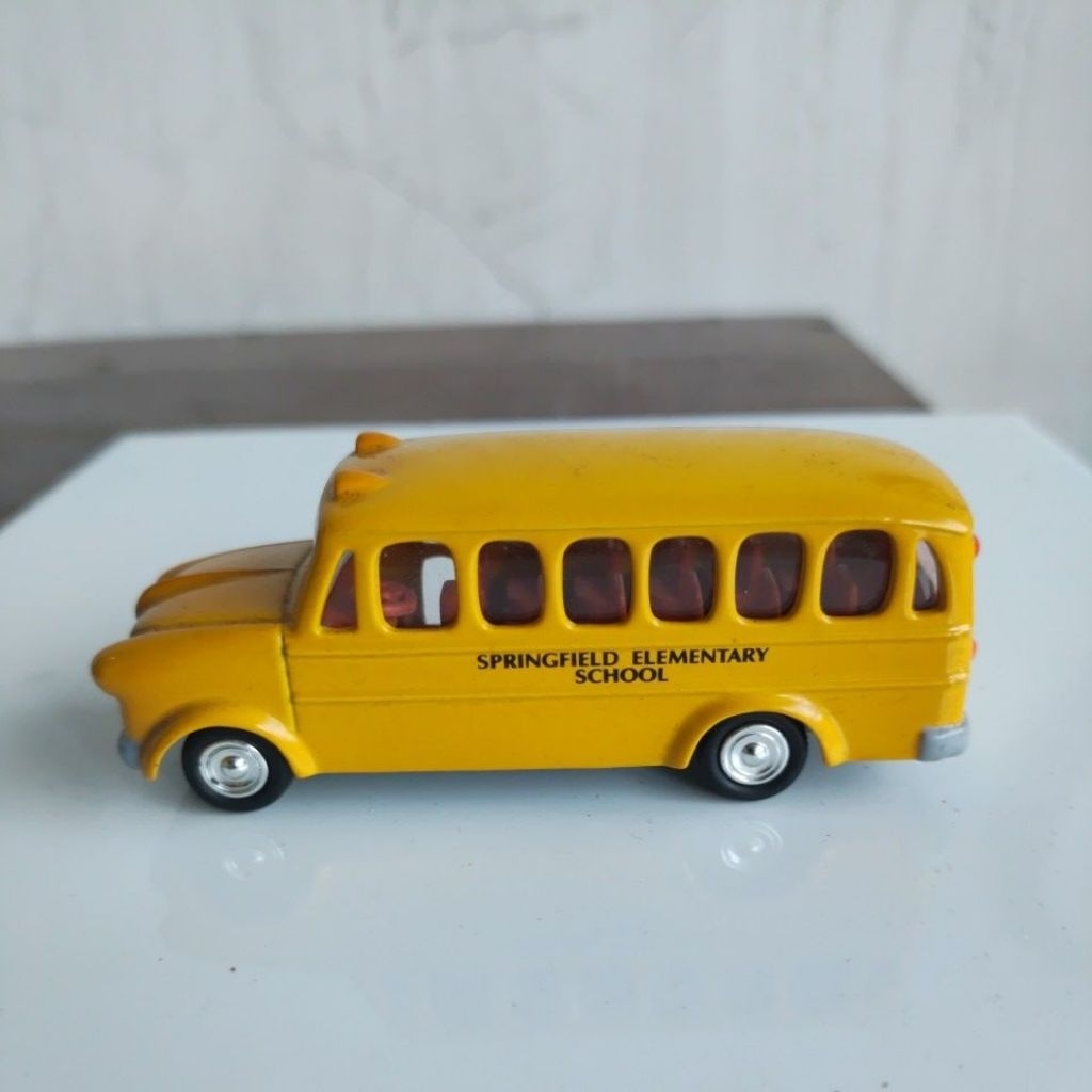 Johny Lightning Loose Elementary Schools Bus