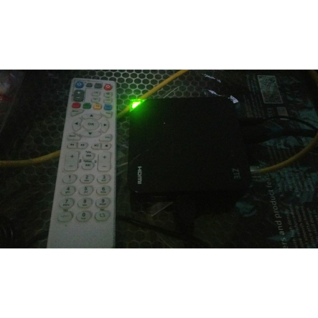 STB ZTE B760H + Adaptor + Remote Unlock/Root OS bekas
