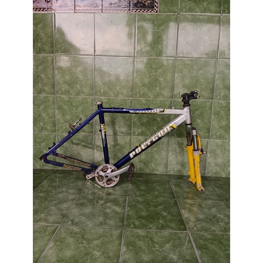 FRME FORK POLYGON QUATRO CUBIC