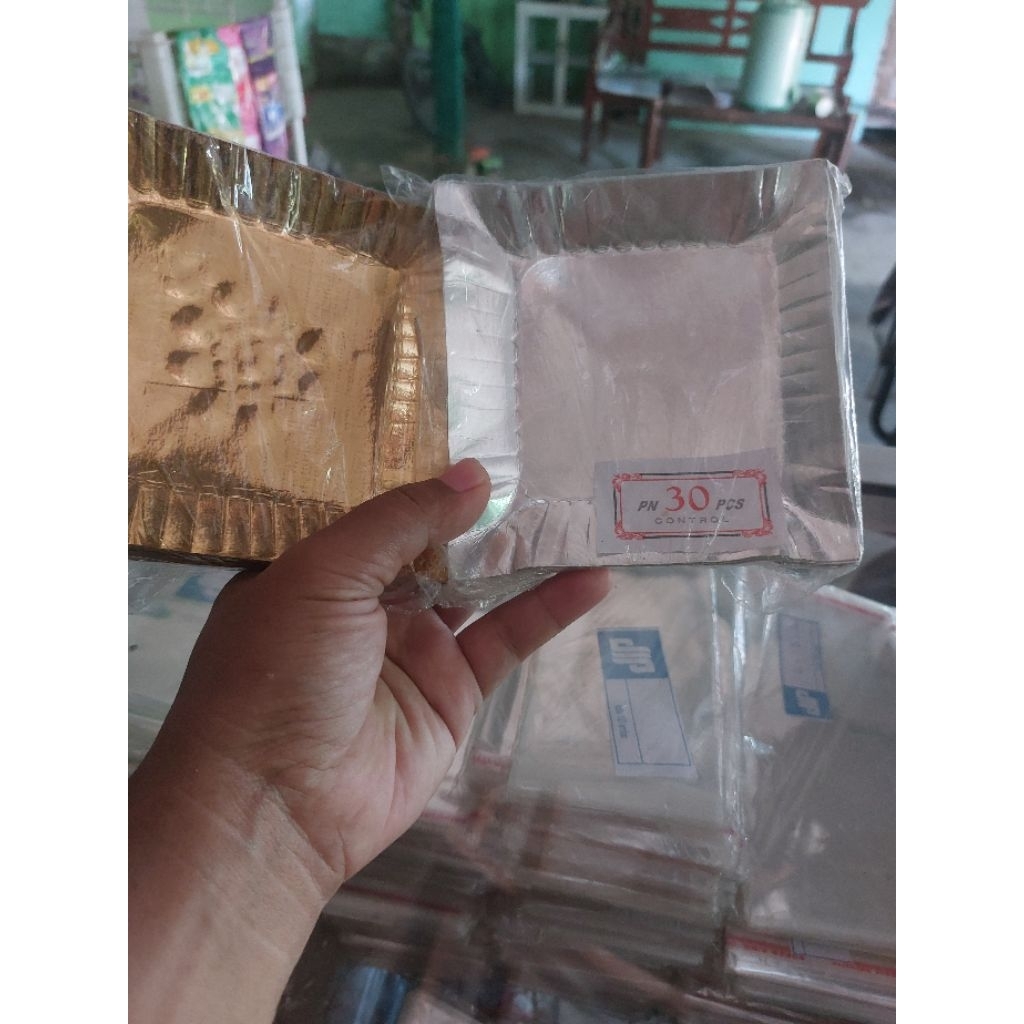 Lepek Kertas Snack / Piring Kue Kertas isi 30 Emas Silver