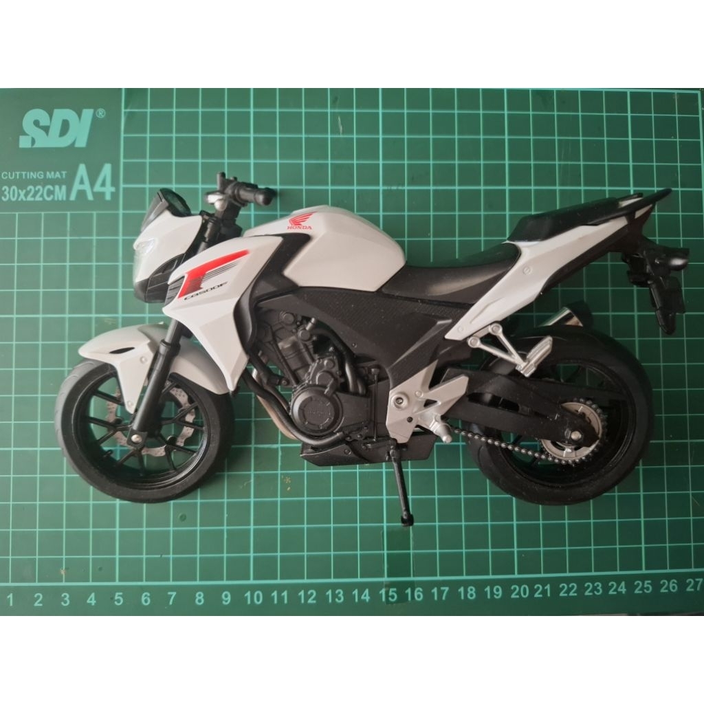 Diecast welly 1/10 honda CB 500F