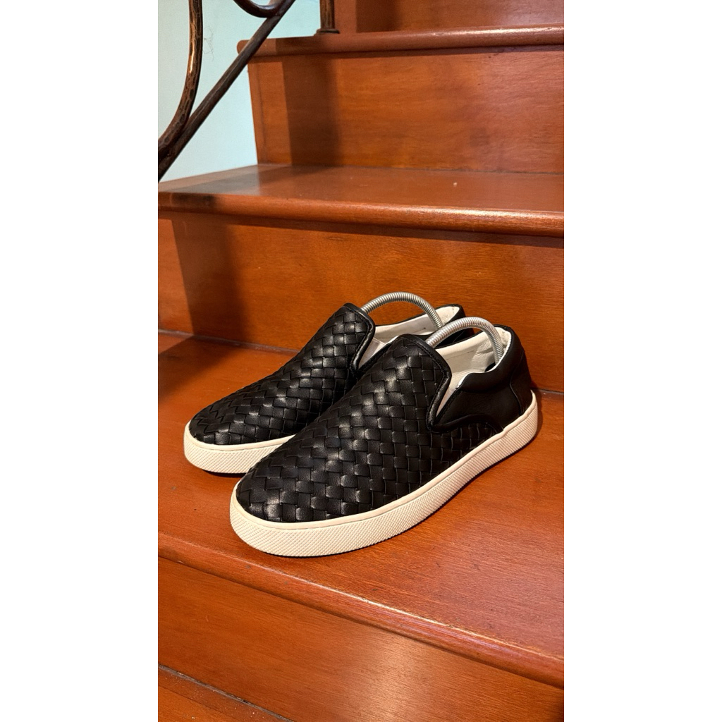 Bottega Veneta Intrecciato Woven Slip On Leather Black size 42 sepatu italy luxury hitam