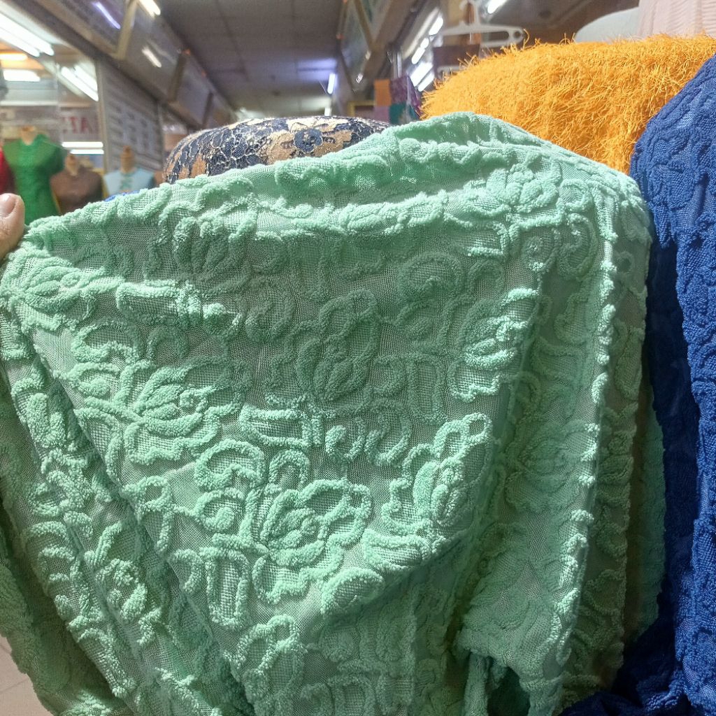 Kain Embos Motif Bunga Timbul / Kain Embos Motif Bunga Rambat
