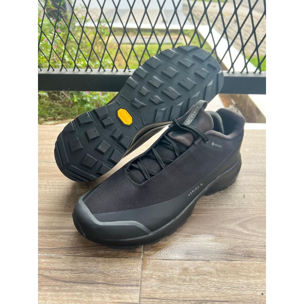 Sepatu ARCTERYX AERIOS FL