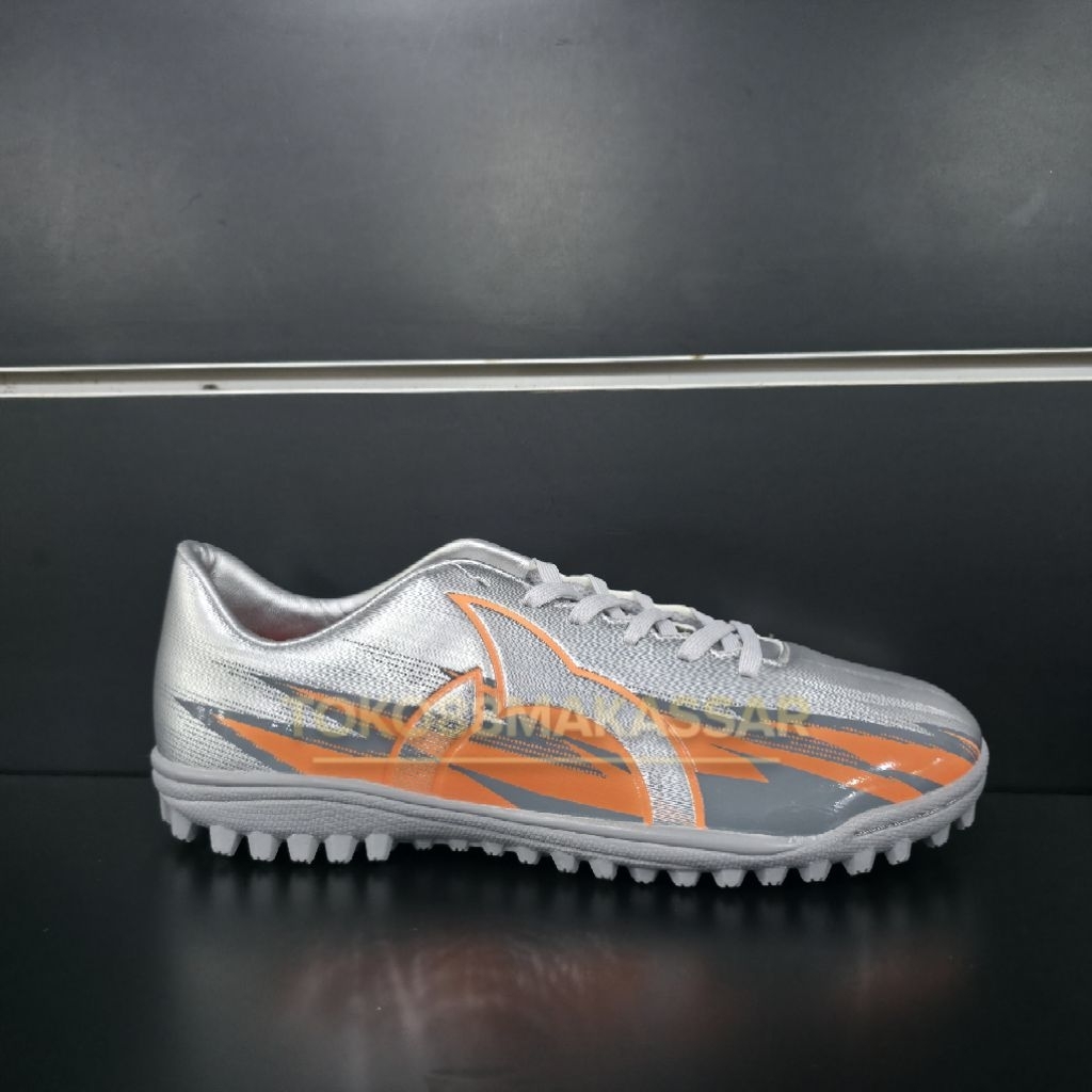 Sepatu Futsal Turf Ortuseight Spark TF