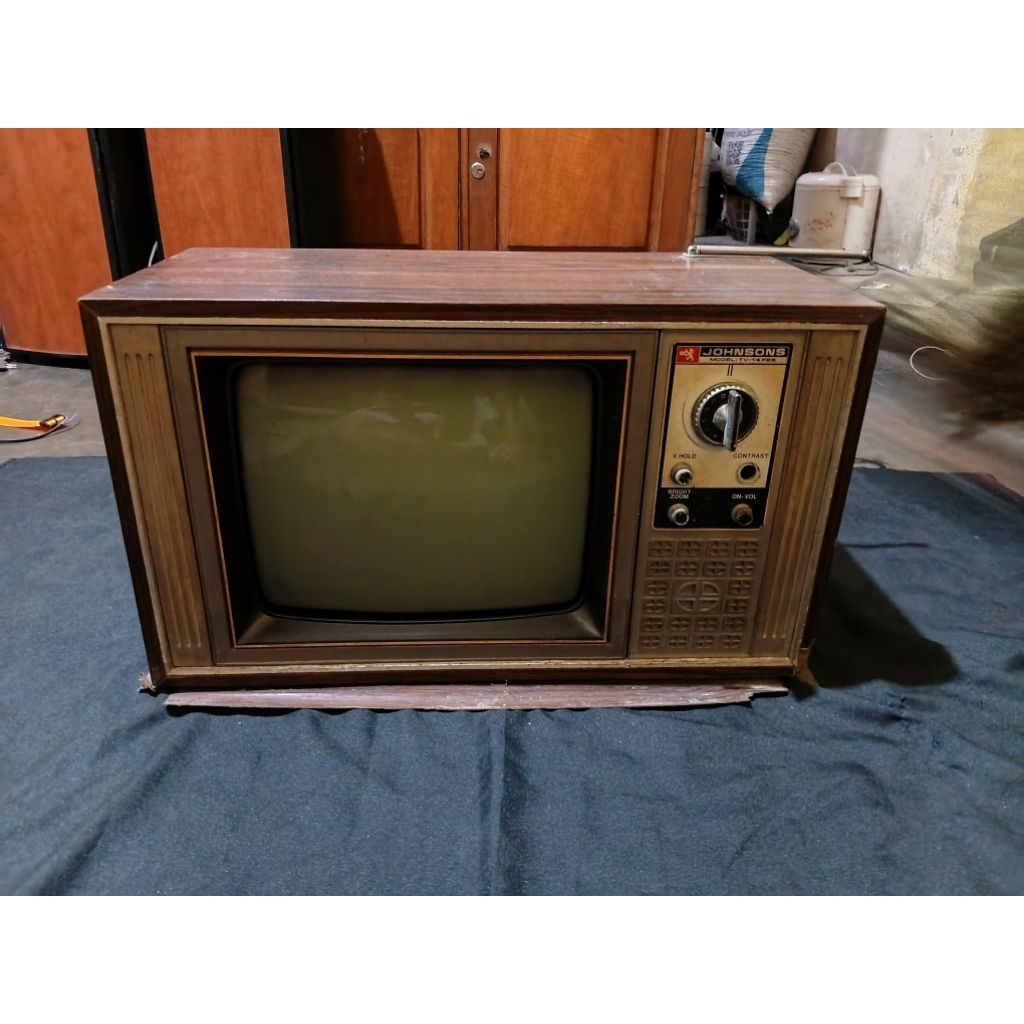 tv jadul antik vintage merk johnsons