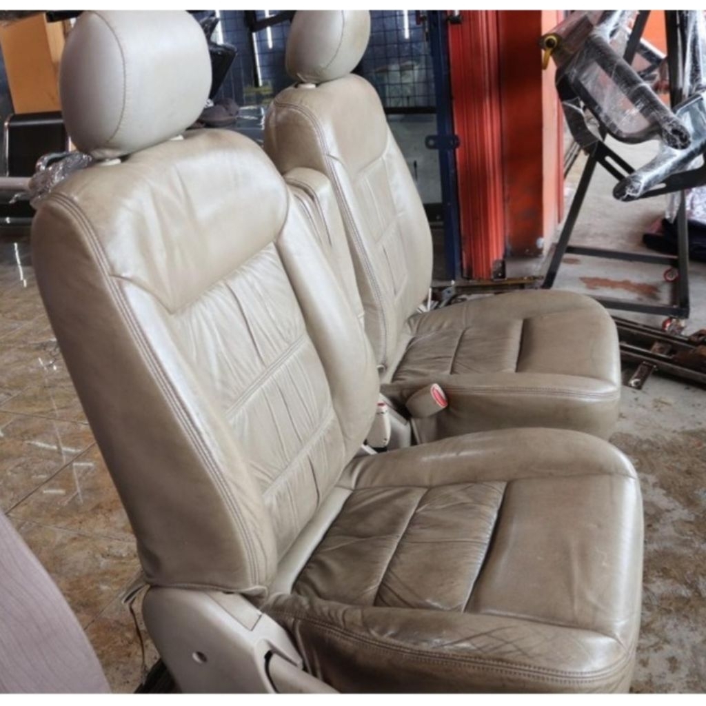 kursi sedel jok baris depan set tv monitor headrest kanan kiri original nissan serena c24 copotan be
