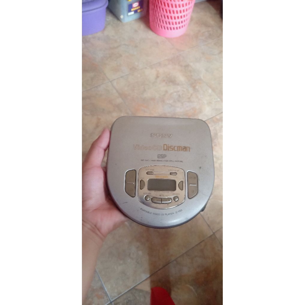 SONY VIDEO CD DISCMAN ESP PORTABLE VIDEO CD PLAYER D-V55 KONDISI NORMAL READY BOS KU SIAP KIRIM