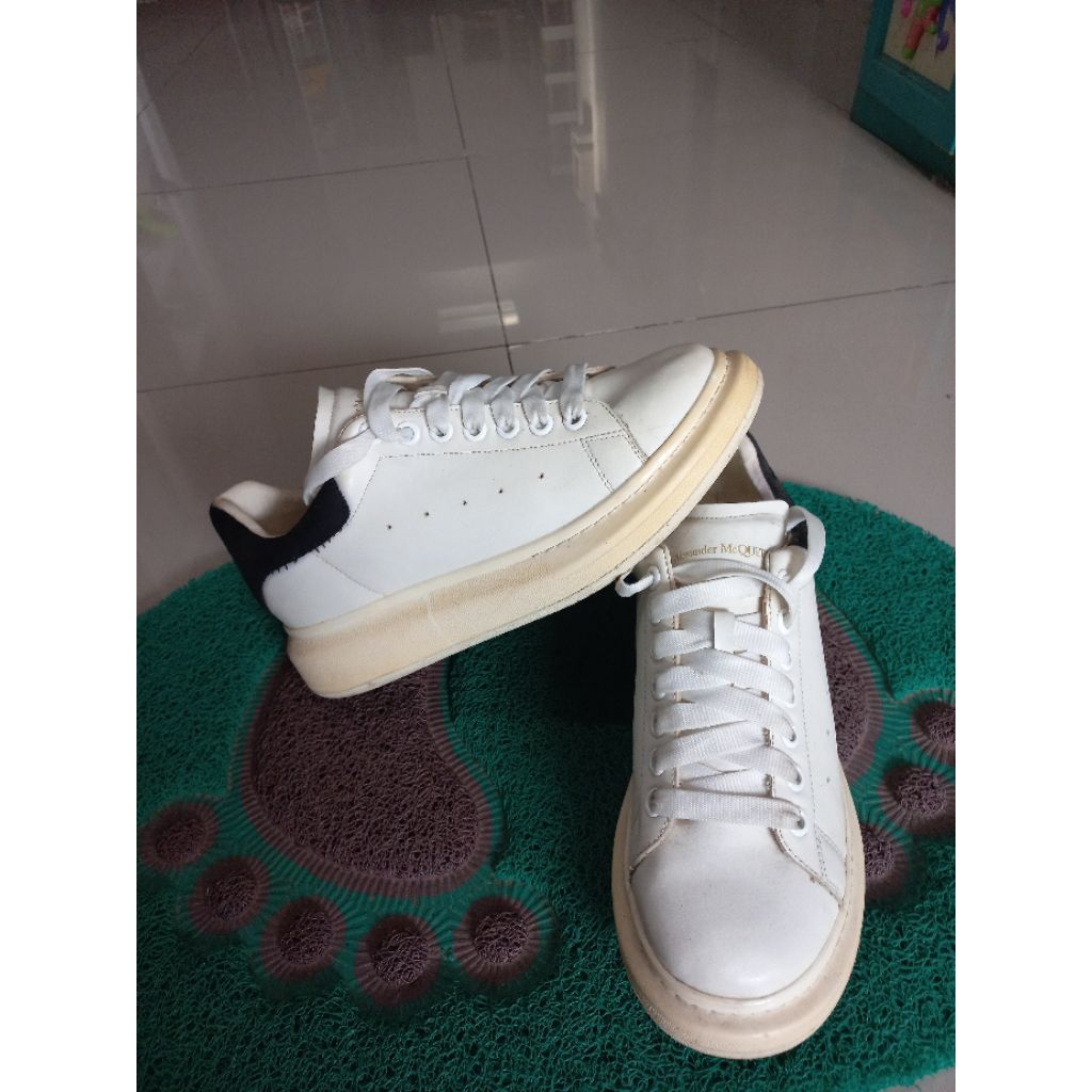 Alexander McQueen size 43 second