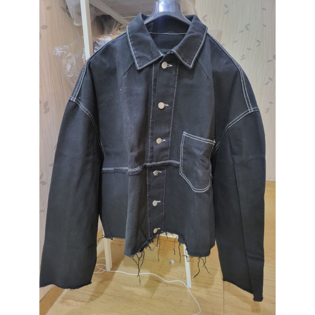 Jaket denim hitam