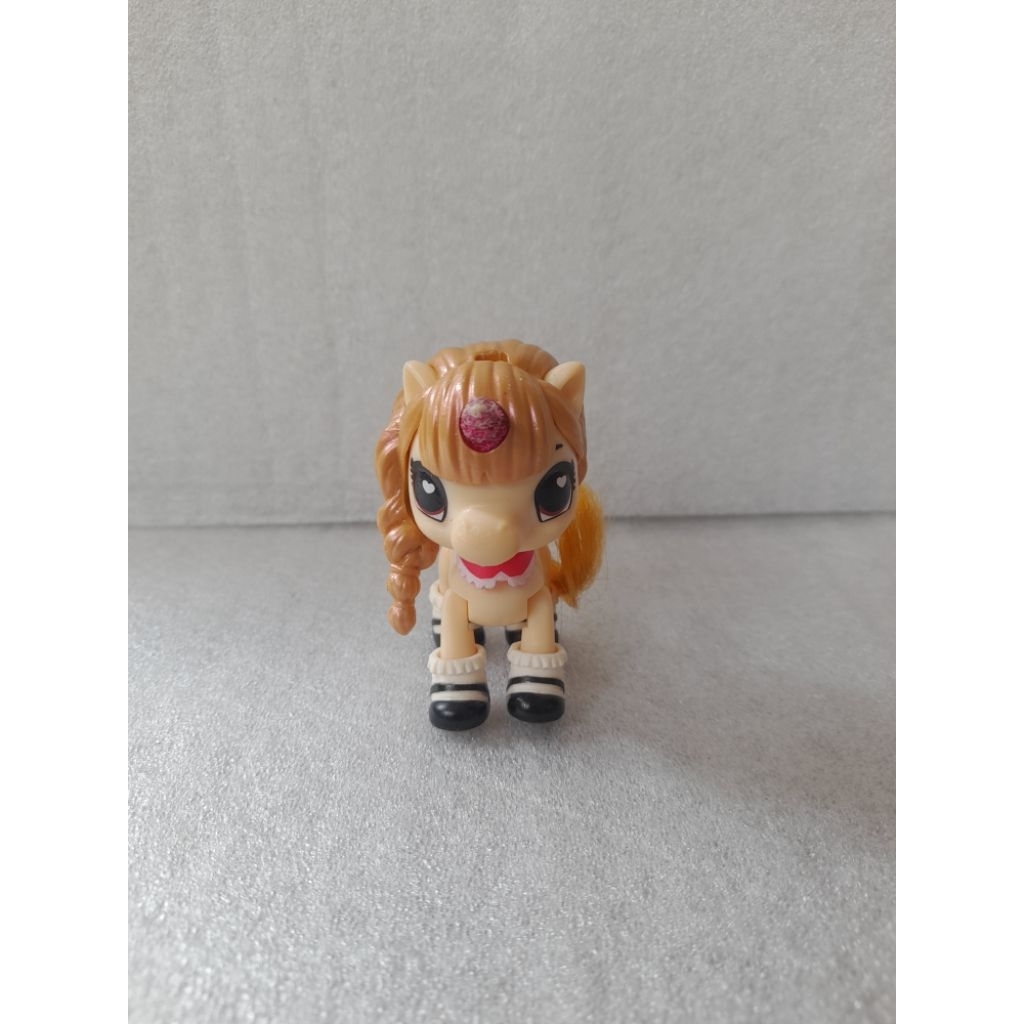 Figure charlie zuru series 5 surprise unicorn squad