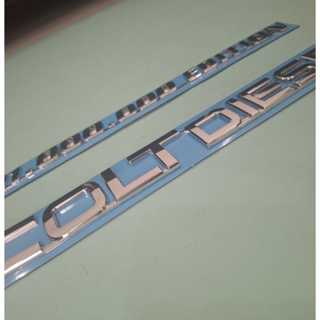 Emblem 1juta edition dan colt diesel harga 2pc emblem