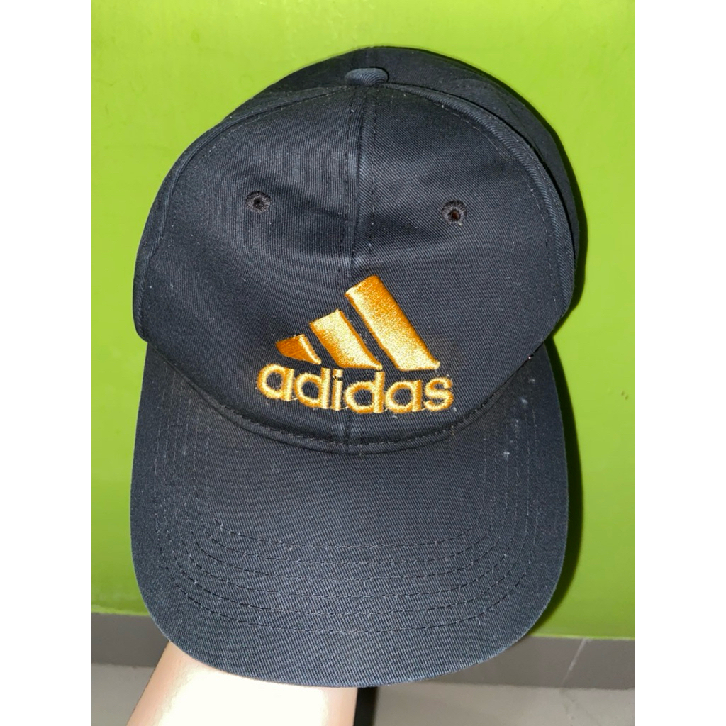 Preloved Topi Adidas