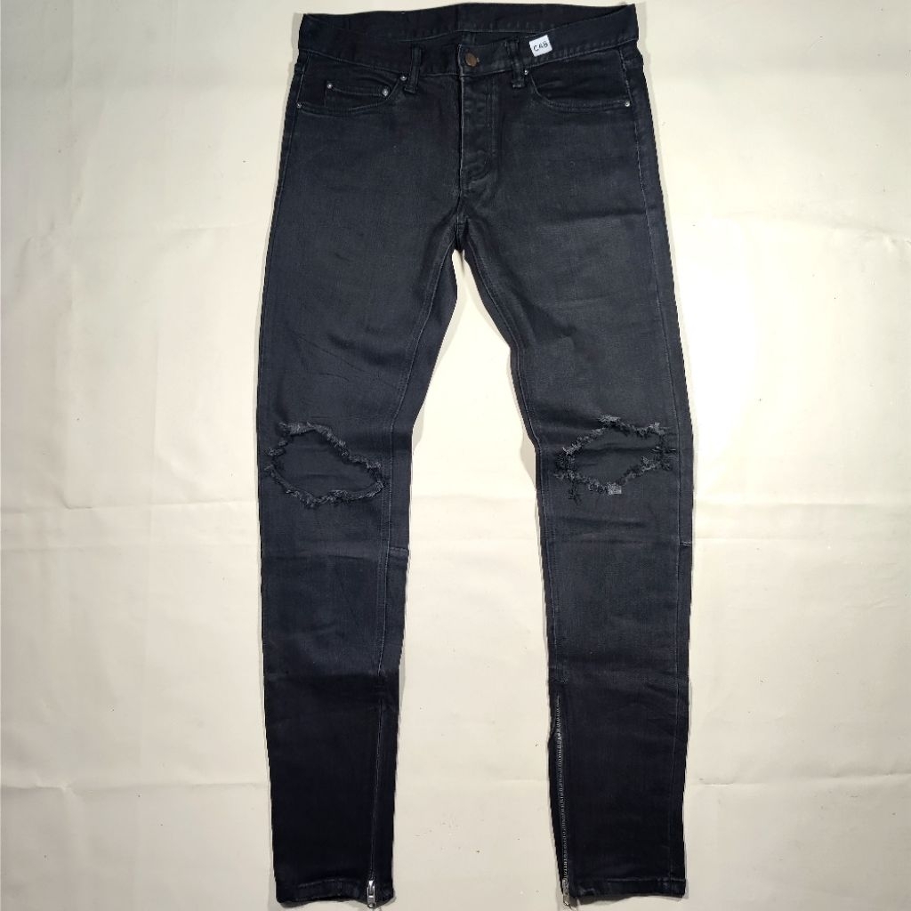 (PERHATIKAN DESKRIPSI) MNML RIPPED STRETCH JEANS
