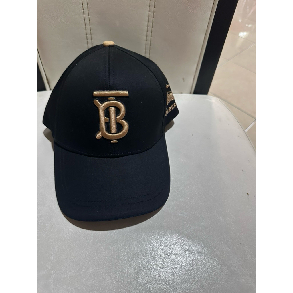 Topi Baseball Pria Wanita burberry hitam tampan