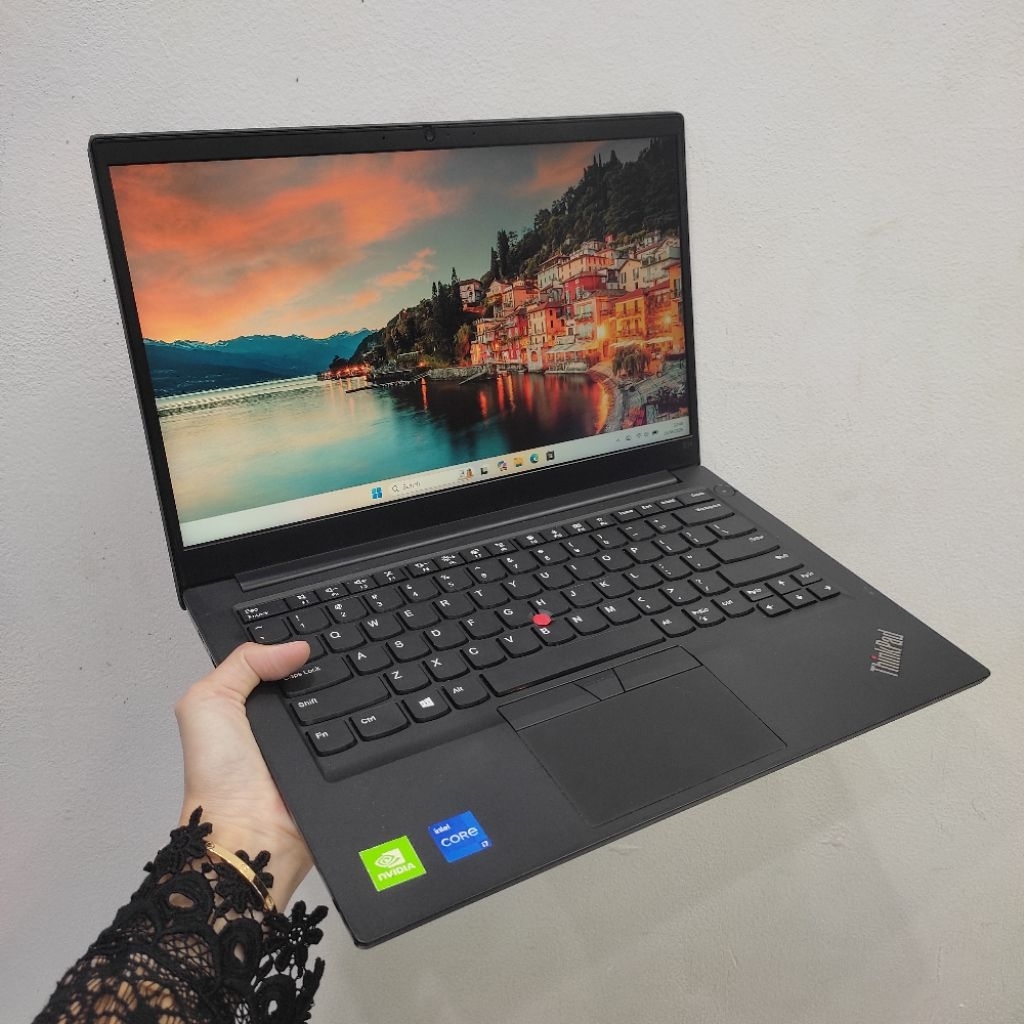LENOVO THINKPAD E14 INTEL CORE i7-1165G7 RAM 8 GB SSD 256 GB NVIDIA GEFORCE MX450