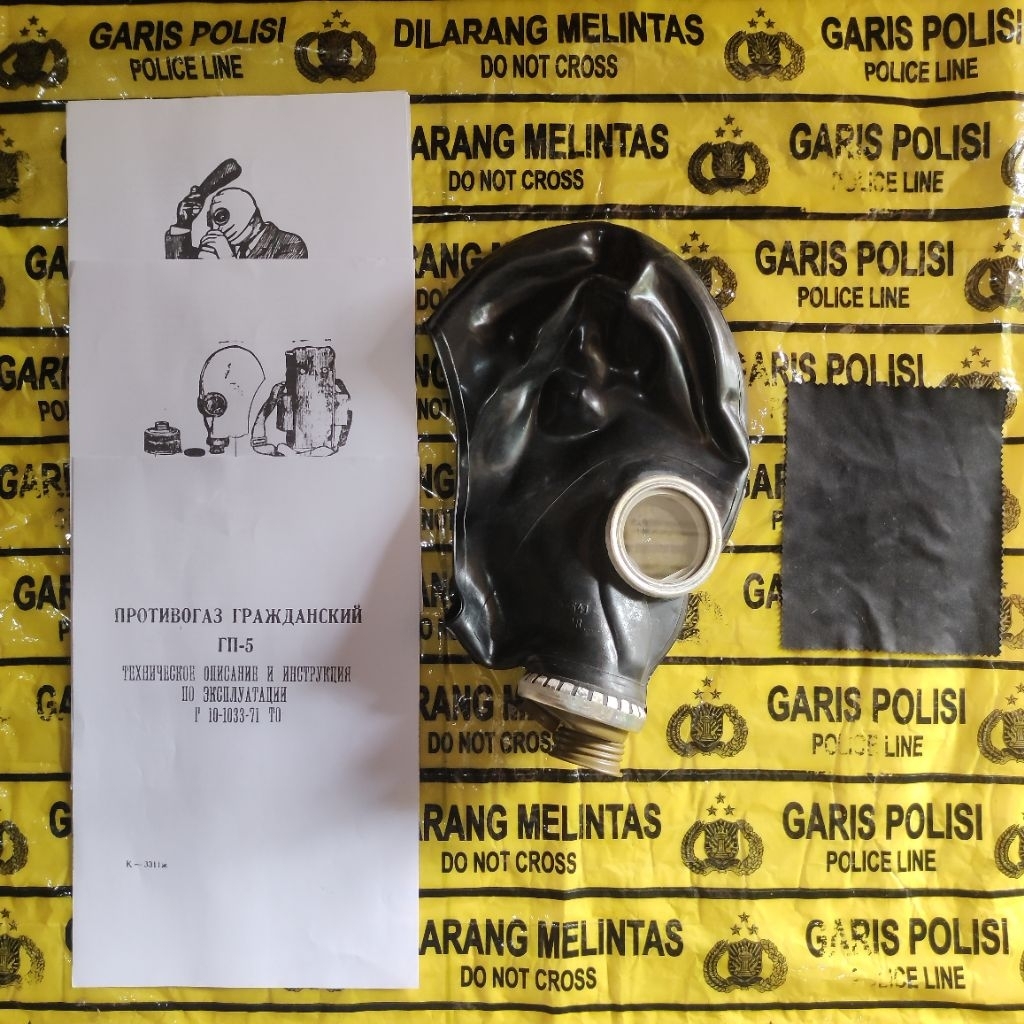 GP5 Gas Mask Soviet Russia With Kit Instructions Manual Lens Cleaning Only Mask Black Hitam