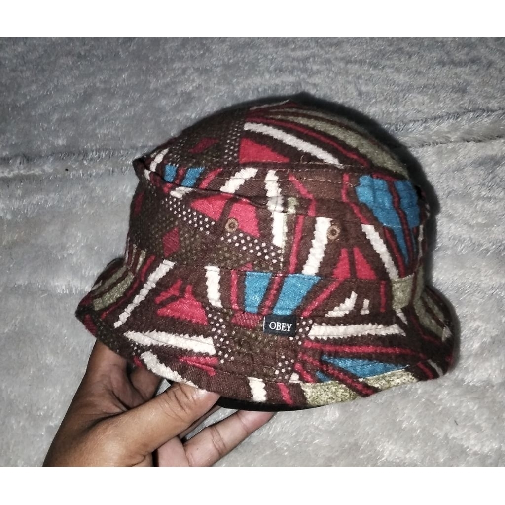 Topi Bucket OBEY model pendek Size 58cm Second