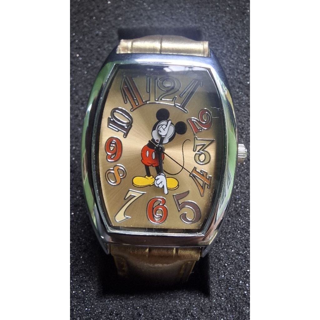 Jam Mickey Mouse jarum tangan mickey mouse. Jam Disney Ti