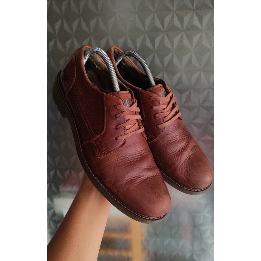 sepatu Caterpillar SZ 41 second bekas preloved