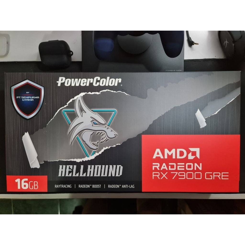 AMD Radeon RX 7900 GRE Kartu Grafis