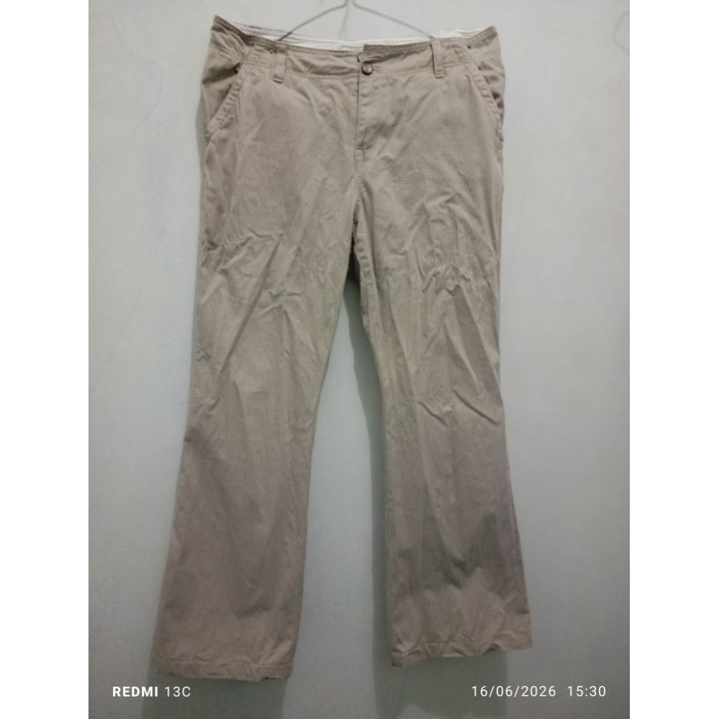 preloved celana panjang chino pria  edie